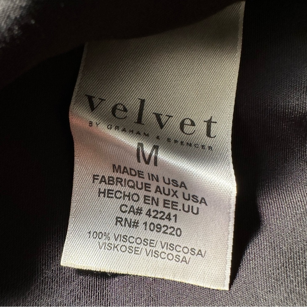 NWT VELVET by GRAHAM & SPENCER Odette Satin Blouse M Black - Picture 8 of 8